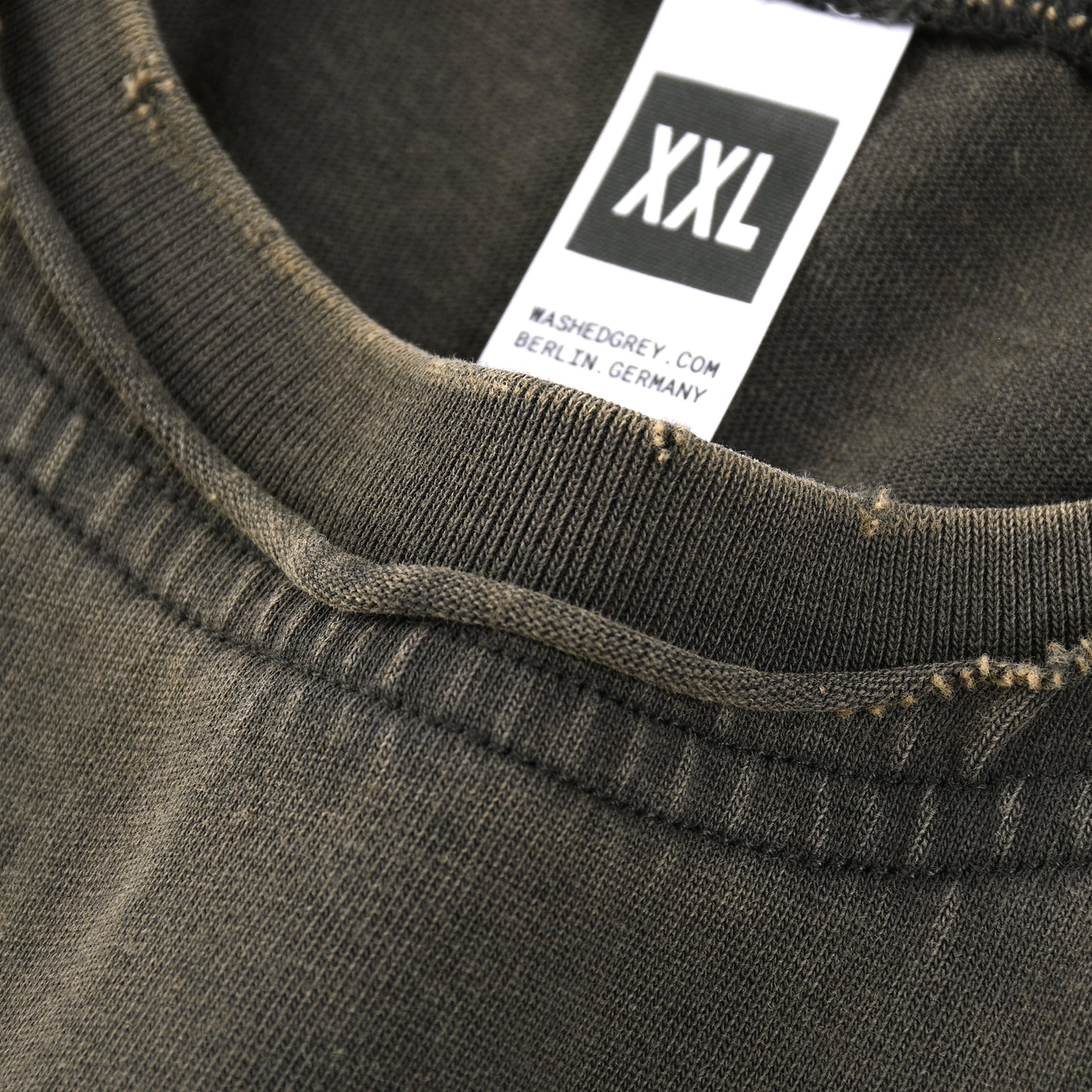 #201 T-Shirt 250GSM "VINTAGE GREY" Stückgefärbt / doppelter Distressed-Kragen