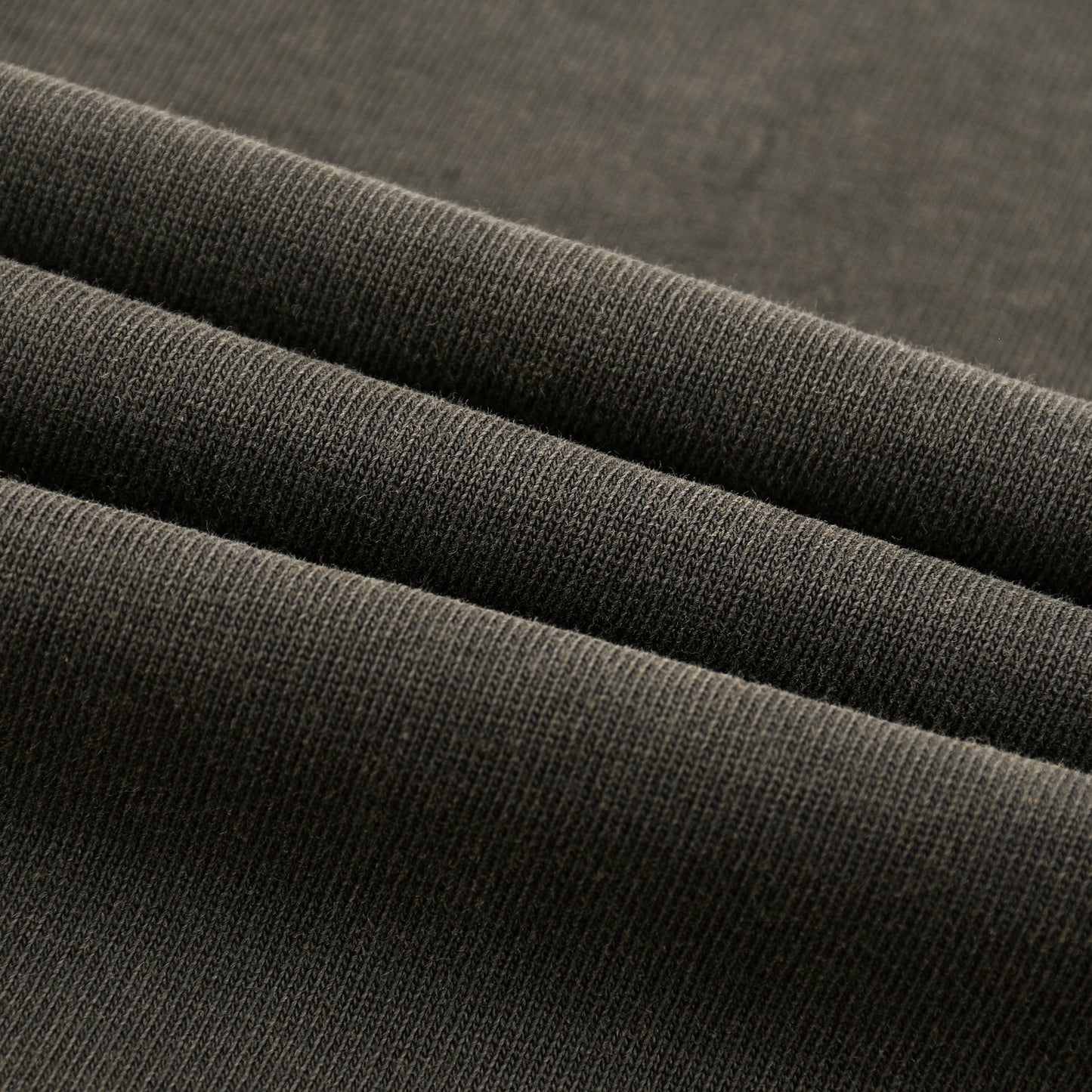 #201 T-Shirt 250GSM "VINTAGE GREY" Stückgefärbt / doppelter Distressed-Kragen